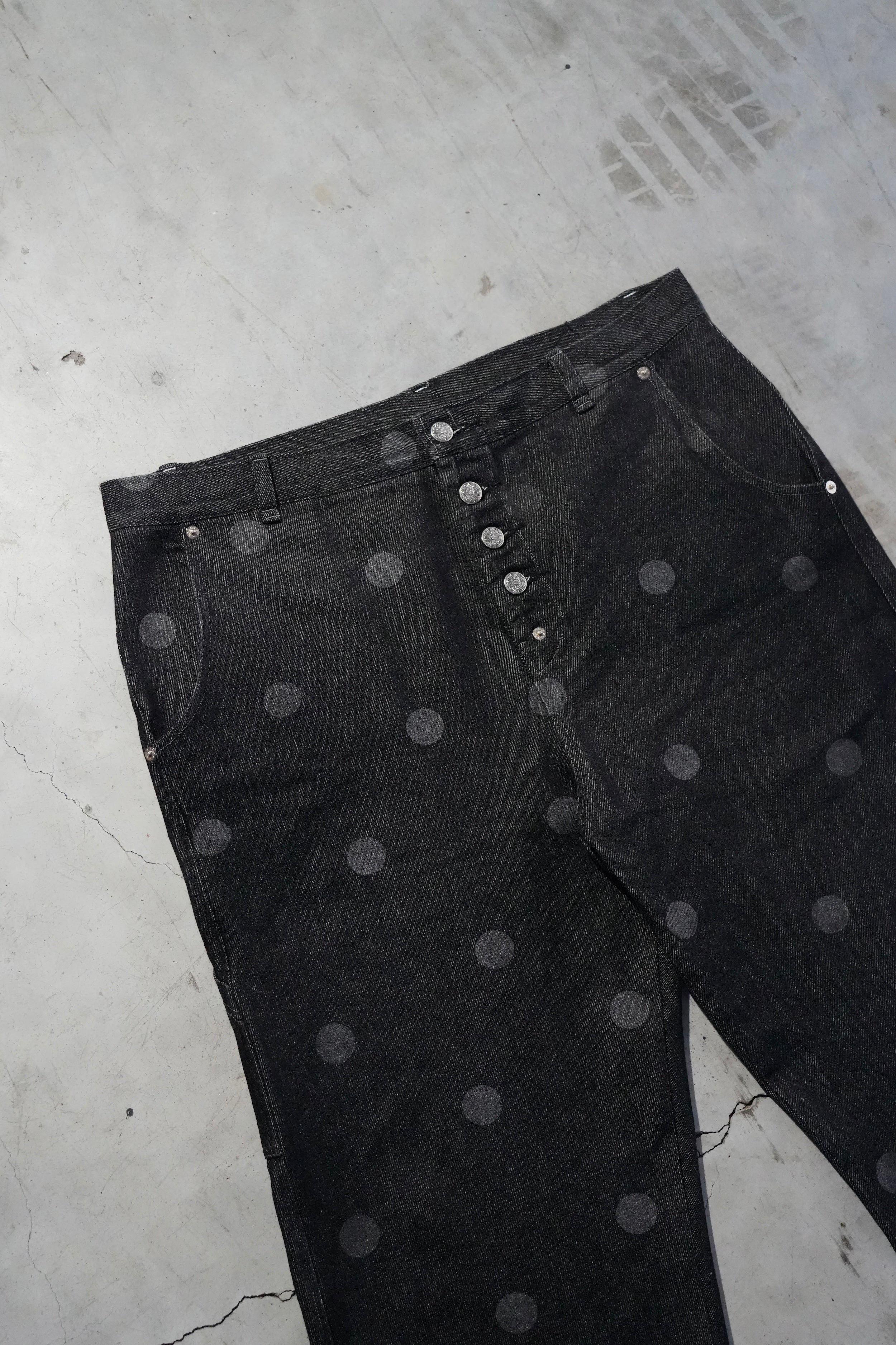 pantalon denim lunares