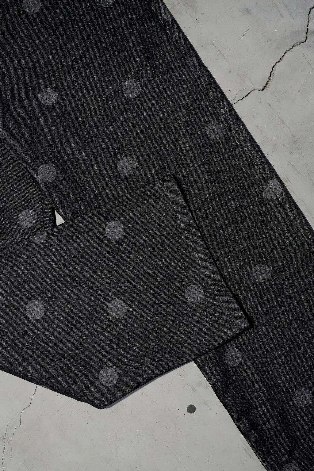 pantalon denim lunares