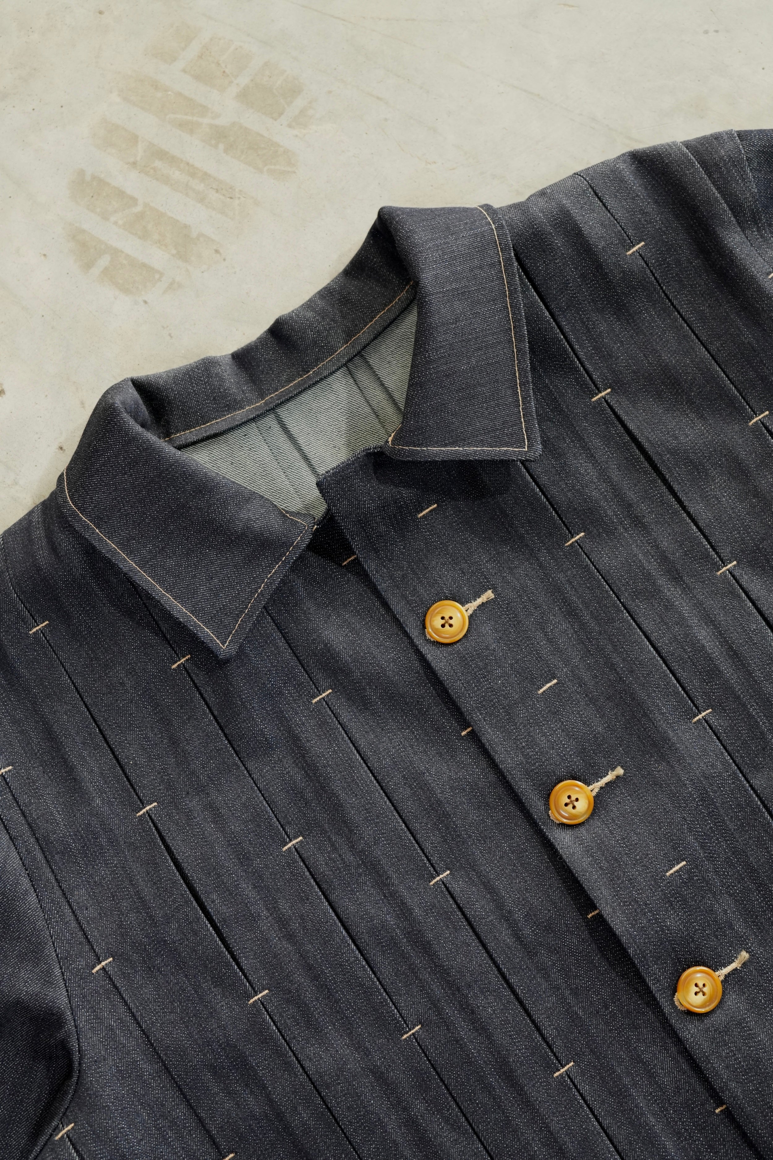 acordeon denim jacket