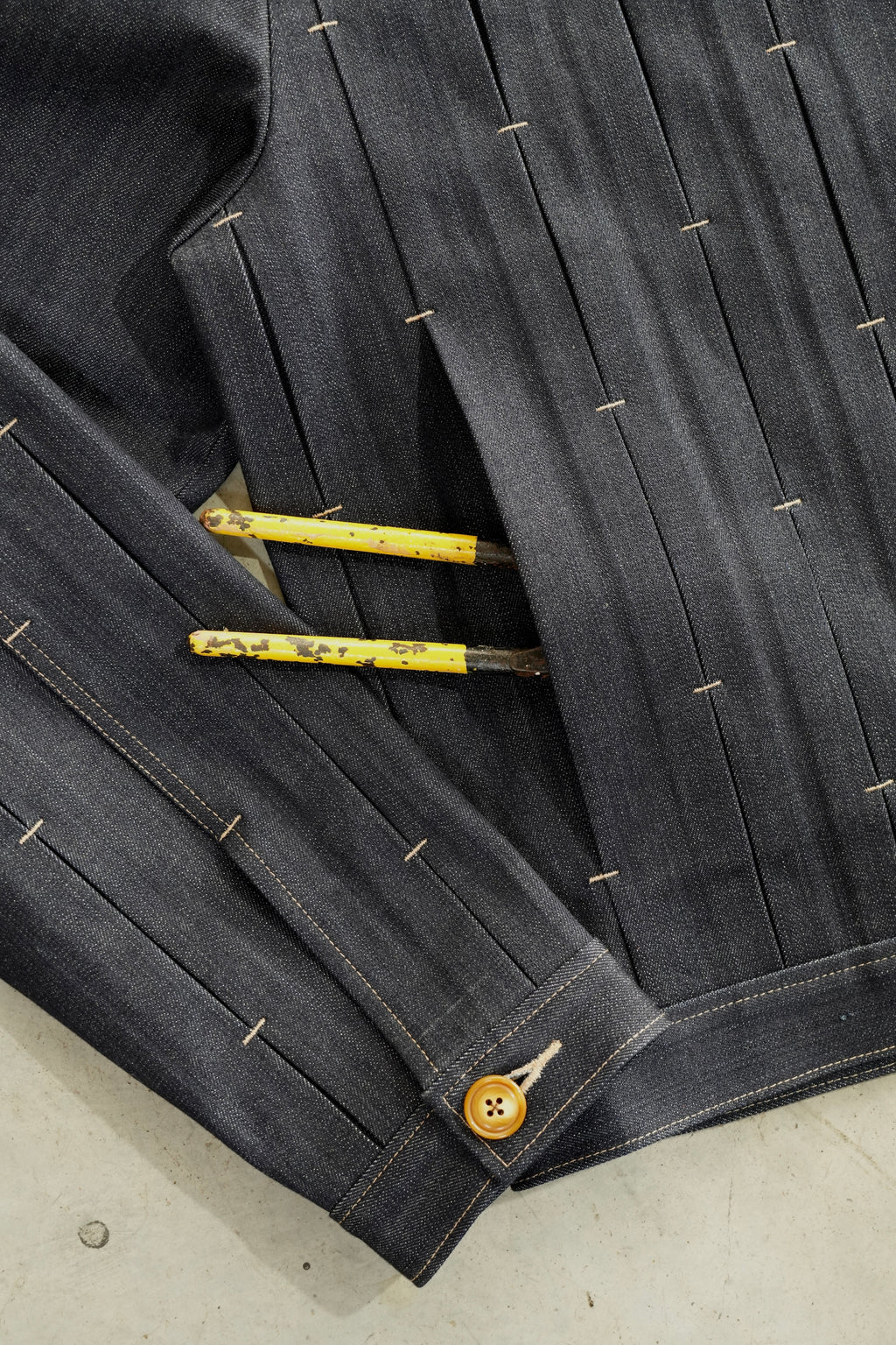 acordeon denim jacket