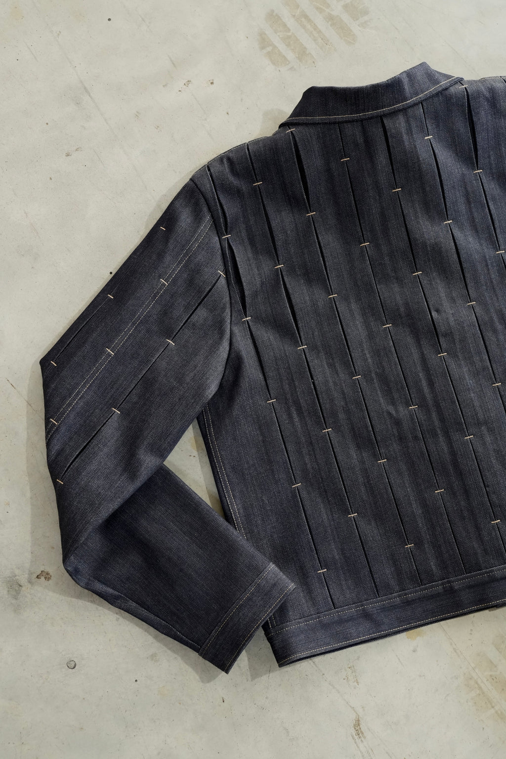 acordeon denim jacket