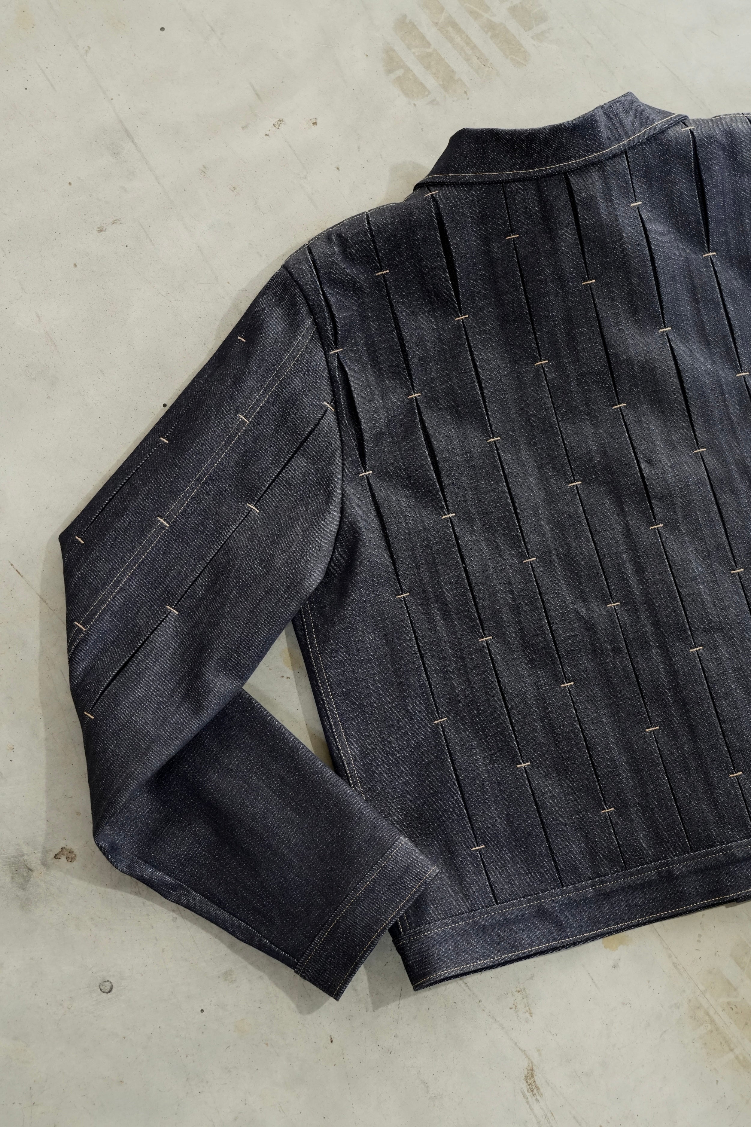 acordeon denim jacket